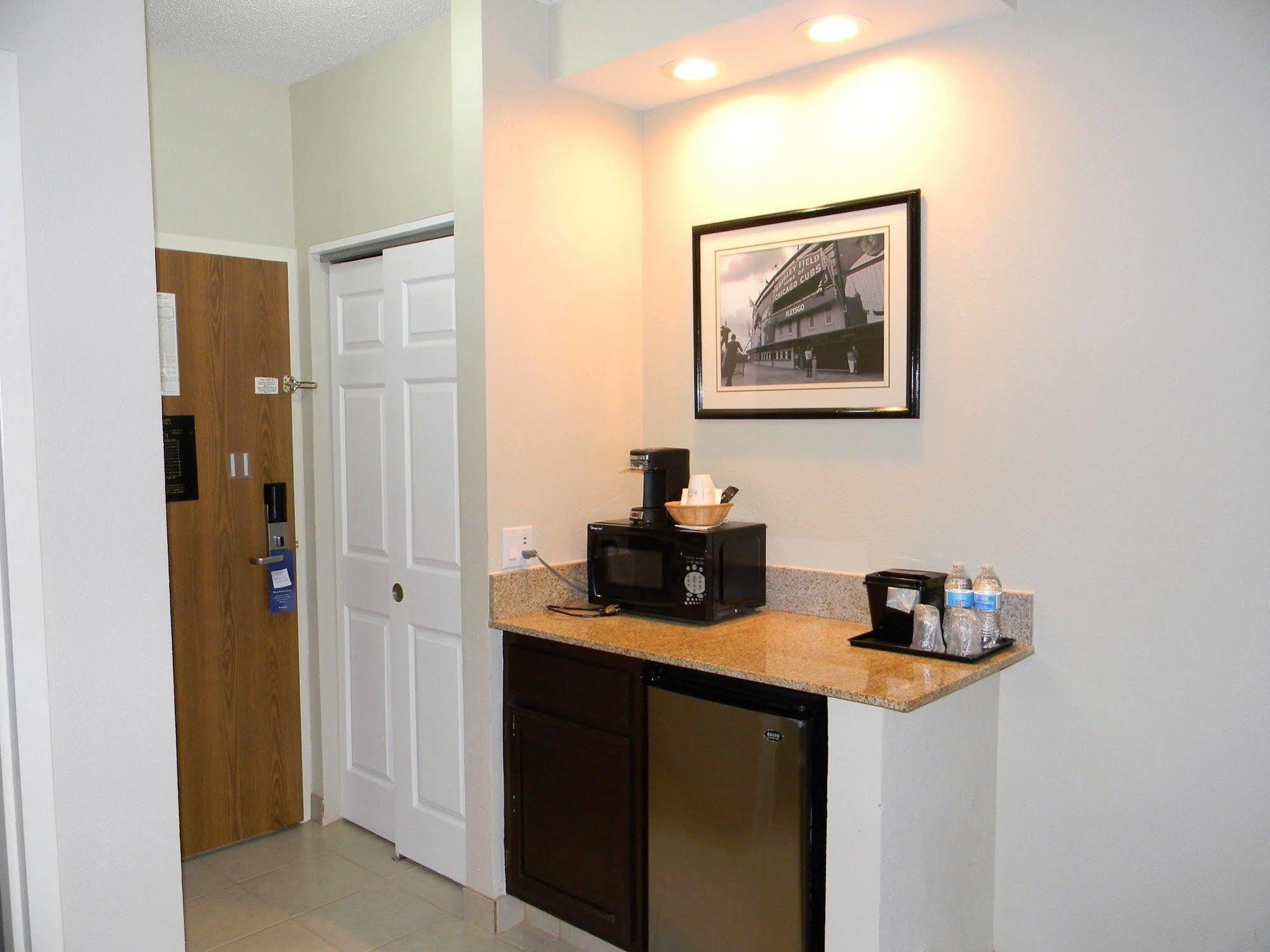 Comfort Inn & Suites Mundelein-Vernon Hills Εξωτερικό φωτογραφία